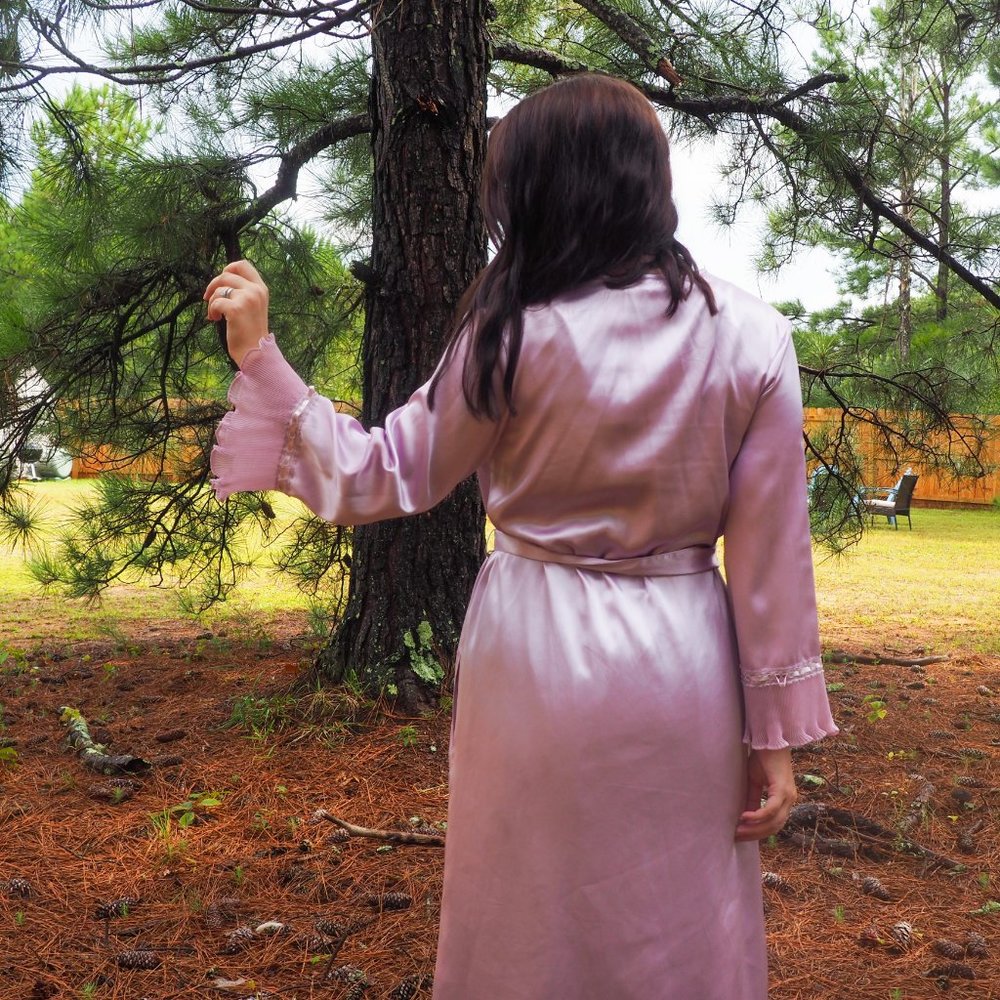 Vintage Robe - Picture 4 of 6